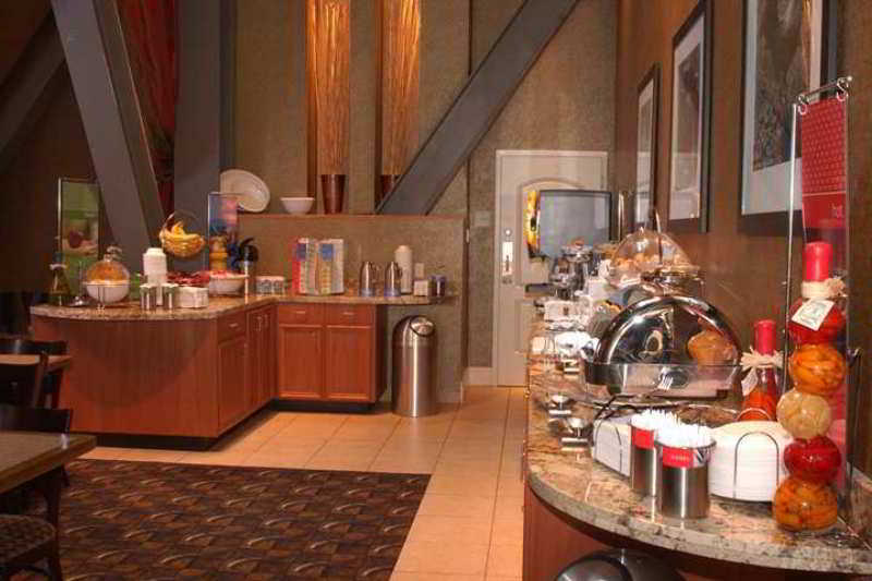 Hampton And Hotel 3*